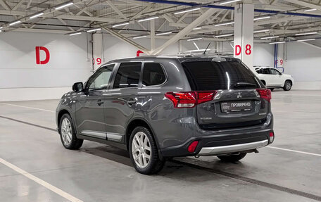 Mitsubishi Outlander III рестайлинг 3, 2016 год, 1 599 000 рублей, 11 фотография