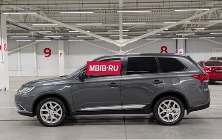 Mitsubishi Outlander III рестайлинг 3, 2016 год, 1 599 000 рублей, 12 фотография