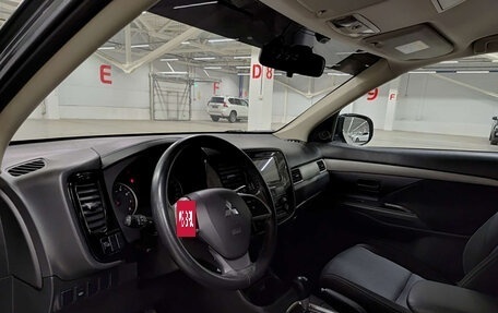 Mitsubishi Outlander III рестайлинг 3, 2016 год, 1 599 000 рублей, 20 фотография