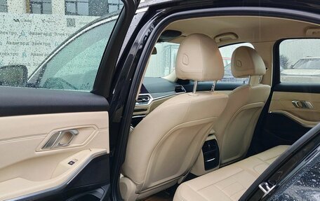 BMW 3 серия, 2019 год, 3 690 000 рублей, 13 фотография