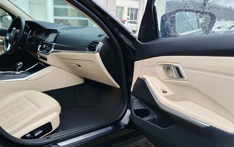 BMW 3 серия, 2019 год, 3 690 000 рублей, 15 фотография