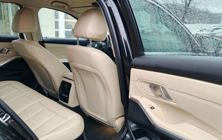 BMW 3 серия, 2019 год, 3 690 000 рублей, 14 фотография