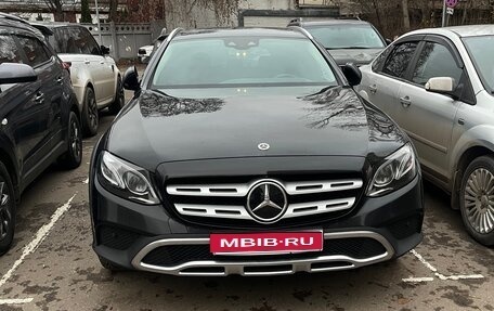 Mercedes-Benz E-Класс, 2018 год, 2 750 000 рублей, 1 фотография