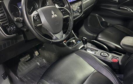 Mitsubishi Outlander III рестайлинг 3, 2013 год, 1 320 000 рублей, 7 фотография