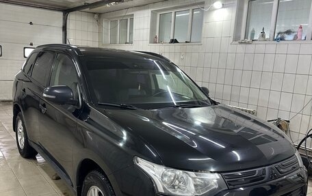Mitsubishi Outlander III рестайлинг 3, 2013 год, 1 320 000 рублей, 5 фотография