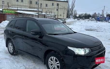 Mitsubishi Outlander III рестайлинг 3, 2013 год, 1 320 000 рублей, 2 фотография