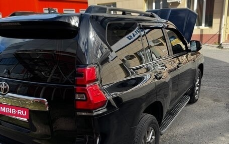 Toyota Land Cruiser Prado 150 рестайлинг 2, 2020 год, 5 900 000 рублей, 3 фотография