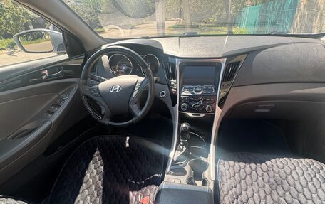 Hyundai Sonata VI, 2012 год, 1 230 000 рублей, 13 фотография