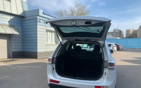 Mitsubishi Outlander III рестайлинг 3, 2014 год, 1 200 000 рублей, 5 фотография