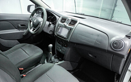 Renault Logan II, 2018 год, 400 000 рублей, 13 фотография