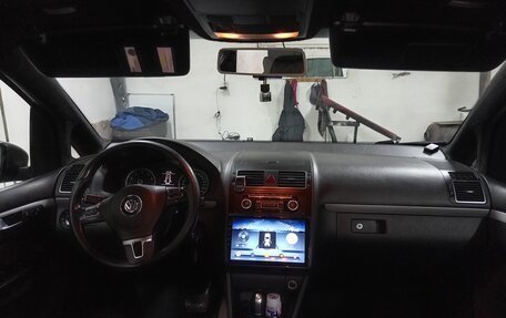 Volkswagen Touran III, 2010 год, 1 150 000 рублей, 7 фотография