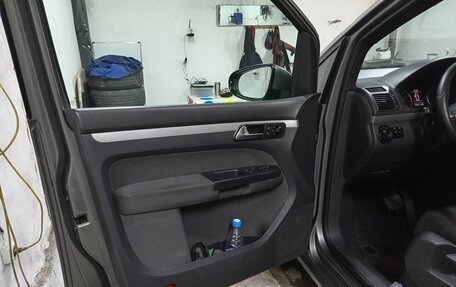 Volkswagen Touran III, 2010 год, 1 150 000 рублей, 10 фотография