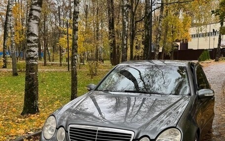 Mercedes-Benz E-Класс, 2005 год, 780 000 рублей, 3 фотография