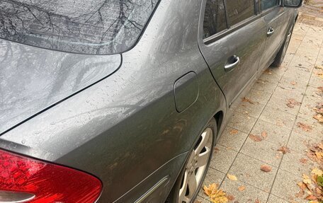 Mercedes-Benz E-Класс, 2005 год, 780 000 рублей, 9 фотография