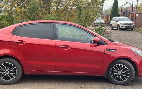 KIA Rio III рестайлинг, 2013 год, 682 000 рублей, 2 фотография