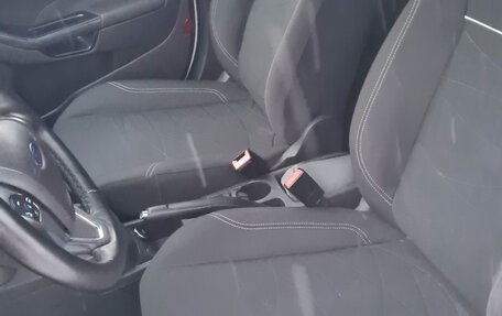 Ford Fiesta, 2017 год, 890 000 рублей, 10 фотография