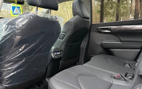 Toyota Highlander, 2025 год, 5 300 000 рублей, 24 фотография