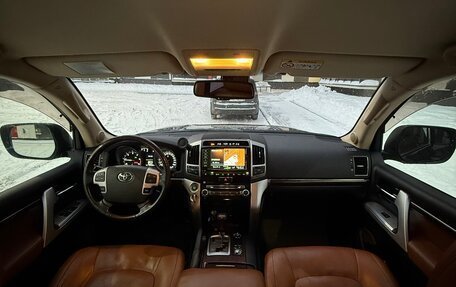 Toyota Land Cruiser 200, 2014 год, 4 000 000 рублей, 28 фотография