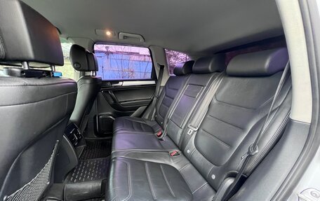 Volkswagen Touareg III, 2011 год, 1 850 000 рублей, 11 фотография