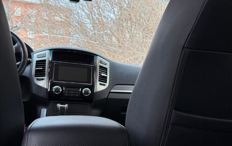 Mitsubishi Pajero IV, 2017 год, 3 200 000 рублей, 14 фотография