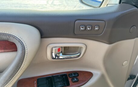 Toyota Land Cruiser 100 рестайлинг 2, 2001 год, 2 050 000 рублей, 12 фотография