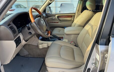 Toyota Land Cruiser 100 рестайлинг 2, 2001 год, 2 050 000 рублей, 10 фотография