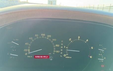 Toyota Land Cruiser 100 рестайлинг 2, 2001 год, 2 050 000 рублей, 17 фотография