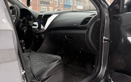 Hyundai Solaris II рестайлинг, 2012 год, 790 000 рублей, 11 фотография