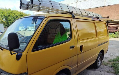 Toyota HiAce H100, 2000 год, 340 000 рублей, 5 фотография