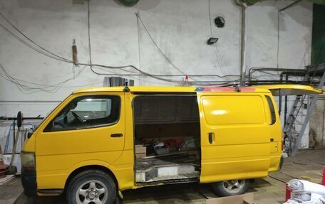 Toyota HiAce H100, 2000 год, 340 000 рублей, 3 фотография