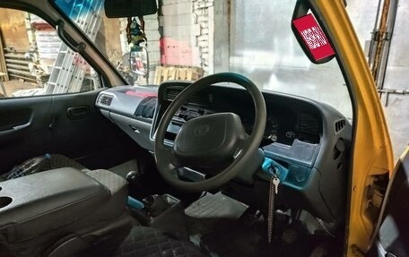 Toyota HiAce H100, 2000 год, 340 000 рублей, 7 фотография