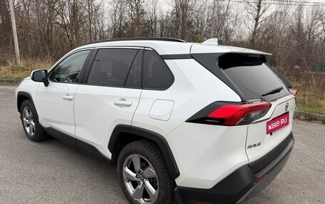 Toyota RAV4, 2020 год, 3 750 000 рублей, 5 фотография