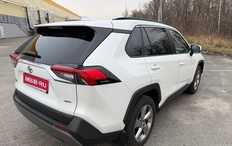 Toyota RAV4, 2020 год, 3 750 000 рублей, 7 фотография