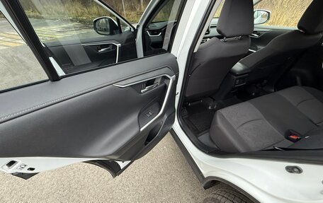 Toyota RAV4, 2020 год, 3 750 000 рублей, 15 фотография