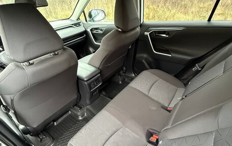 Toyota RAV4, 2020 год, 3 750 000 рублей, 13 фотография