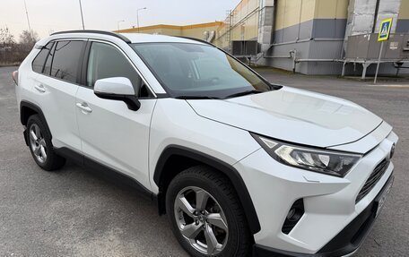 Toyota RAV4, 2020 год, 3 750 000 рублей, 9 фотография