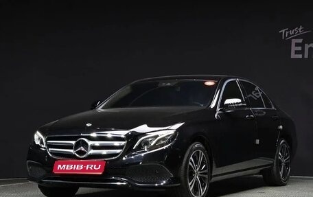 Mercedes-Benz E-Класс, 2020 год, 4 350 000 рублей, 1 фотография