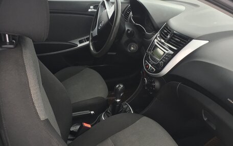 Hyundai Solaris II рестайлинг, 2011 год, 615 000 рублей, 4 фотография