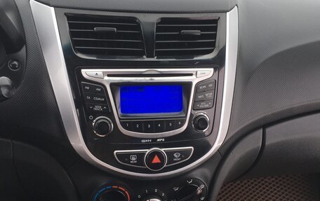 Hyundai Solaris II рестайлинг, 2011 год, 615 000 рублей, 14 фотография