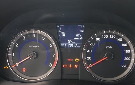 Hyundai Solaris II рестайлинг, 2011 год, 615 000 рублей, 13 фотография