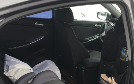 Hyundai Solaris II рестайлинг, 2011 год, 615 000 рублей, 24 фотография