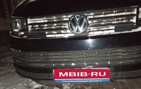 Volkswagen Multivan T6 рестайлинг, 2018 год, 4 355 000 рублей, 2 фотография