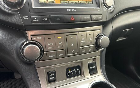 Toyota Highlander III, 2013 год, 2 079 900 рублей, 15 фотография