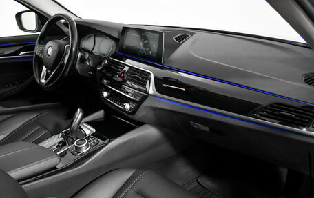 BMW 5 серия, 2020 год, 3 790 000 рублей, 18 фотография