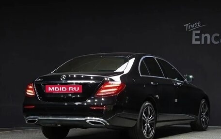 Mercedes-Benz E-Класс, 2020 год, 4 350 000 рублей, 2 фотография