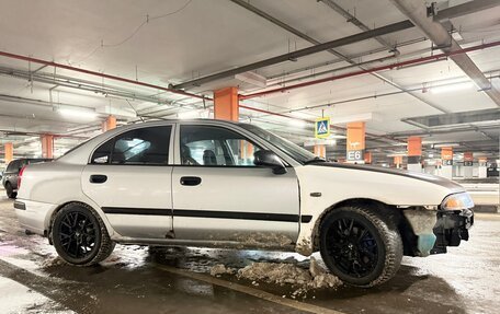 Mitsubishi Carisma I, 2002 год, 280 000 рублей, 11 фотография