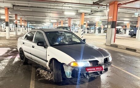 Mitsubishi Carisma I, 2002 год, 280 000 рублей, 2 фотография