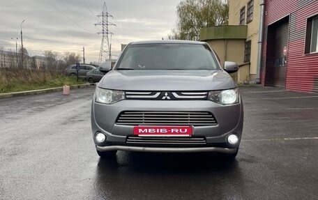 Mitsubishi Outlander III рестайлинг 3, 2012 год, 1 350 000 рублей, 2 фотография
