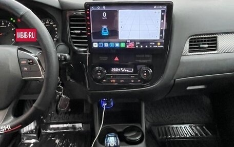 Mitsubishi Outlander III рестайлинг 3, 2012 год, 1 350 000 рублей, 9 фотография