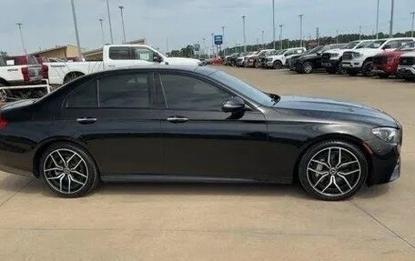 Mercedes-Benz E-Класс, 2021 год, 4 100 000 рублей, 3 фотография